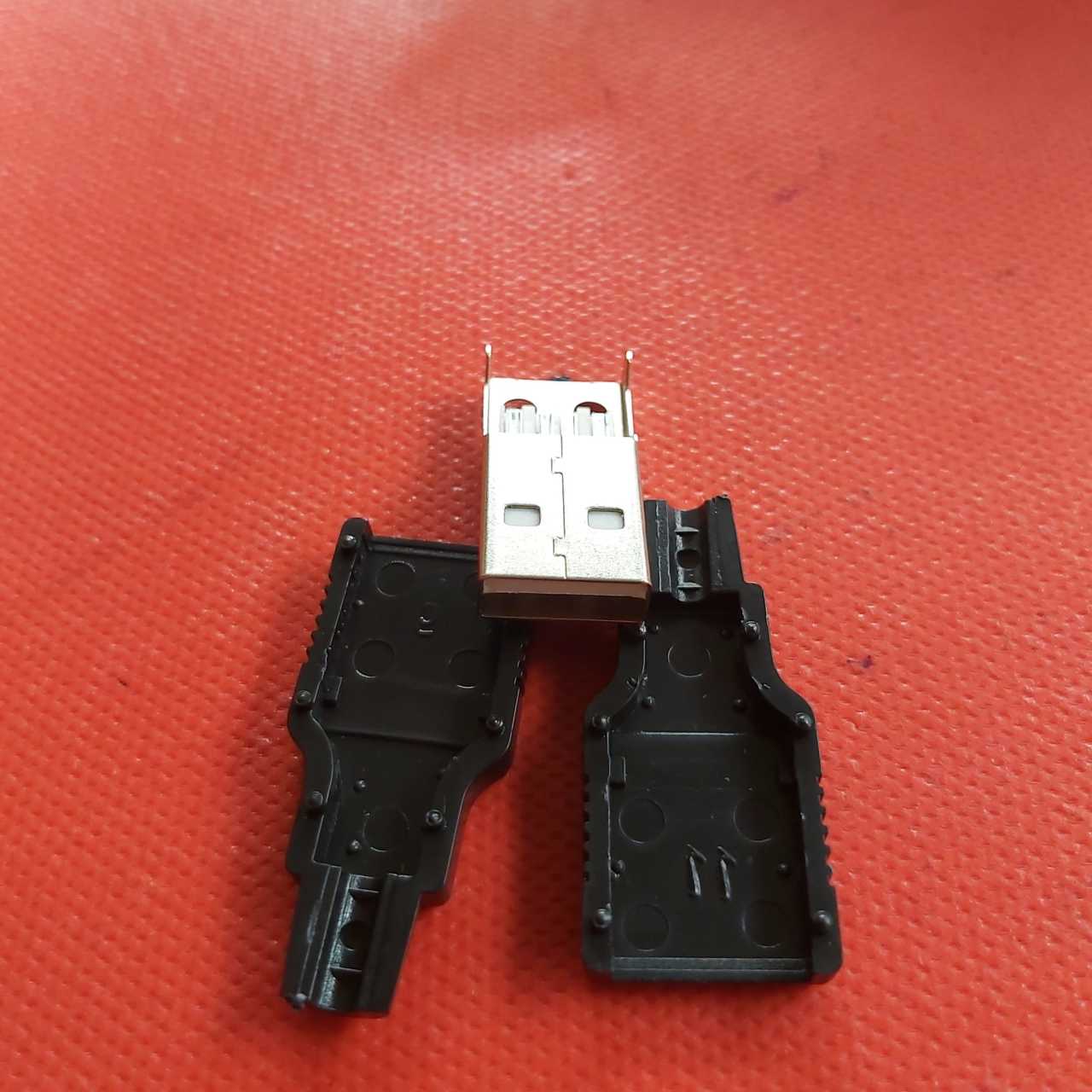 Erkek Seyyar Kapaklı USB