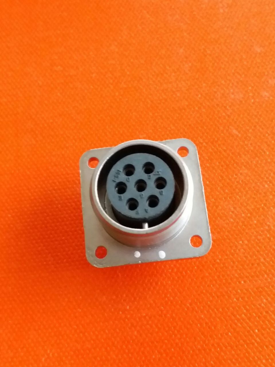 7 li şase tip dişi Konnektör