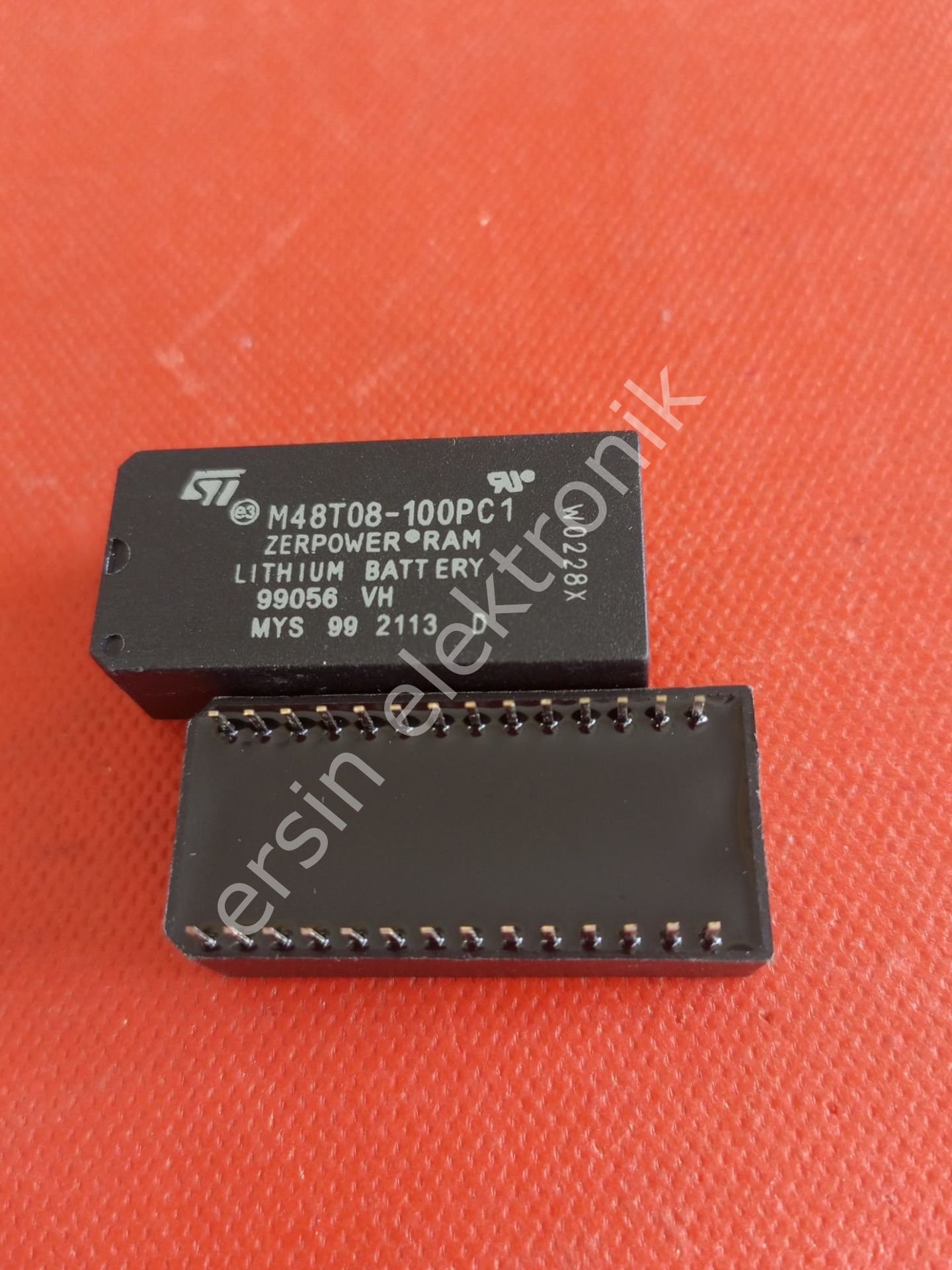 48T08 ( M48T08-100PC1 ) 5 V, 64 Kbit (8 Kb x 8) TIMEKEEPER짰 SRAM  (2113 ))Orjinal