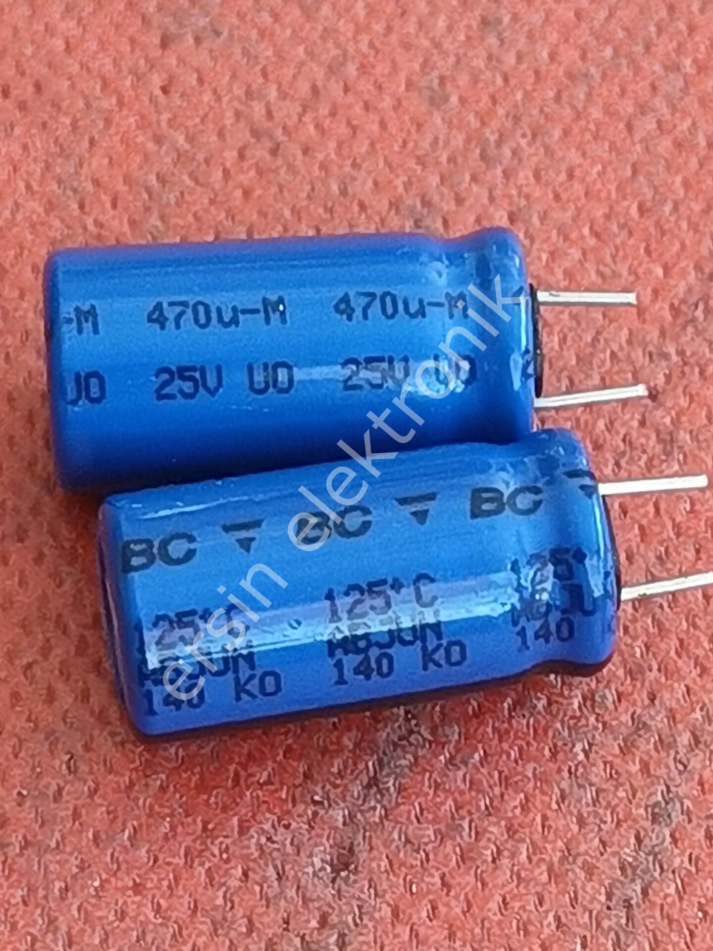 470uF 25V Elektrolitik Kondansatör  Çap .10mm Uzunluk :20mm Pin Aralığı:5mm (125 Derece)