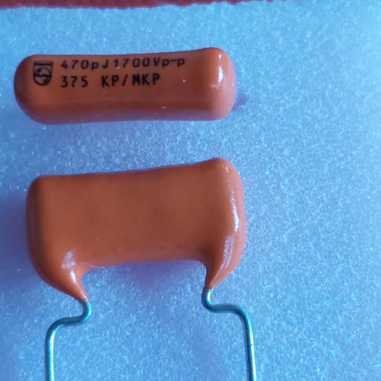 470pF 1700V MKP-KP375 (15MM) Polyester    (Phlıps)