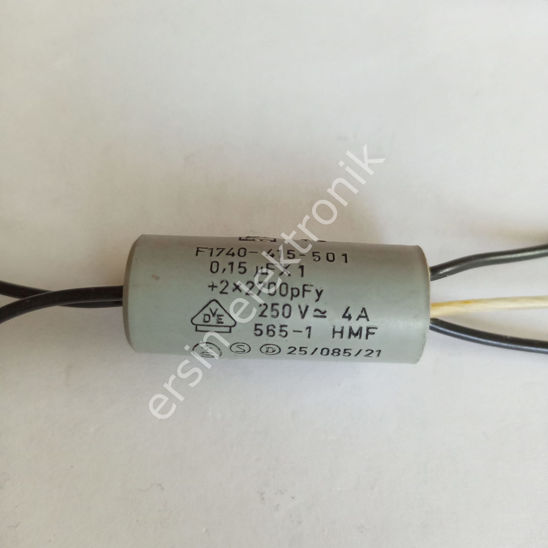 F1740-415-501  0.15uF X1+2X2700pFY  Suppression (Bipolar) Kondansatör