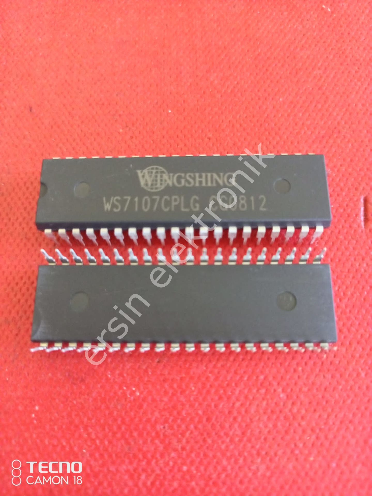 WS7107CPL 3 1/2 Digit LCD/LED Display A/D Converters