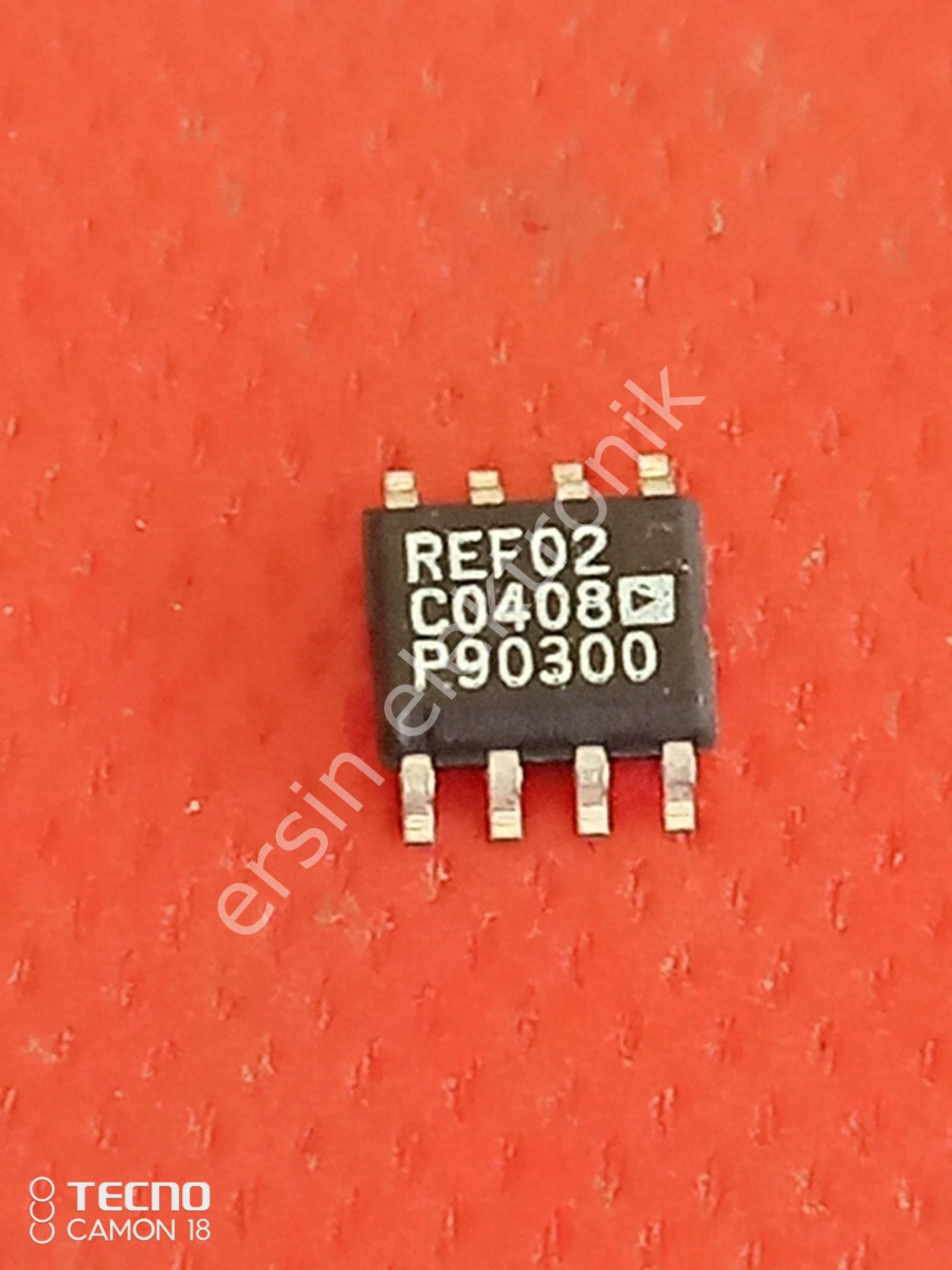 REF02 SMD (REF02C AD)  Precision 2.5 V, 5.0 V, and 10.0 V Voltage References -40+125C (AD orjinal)  AD