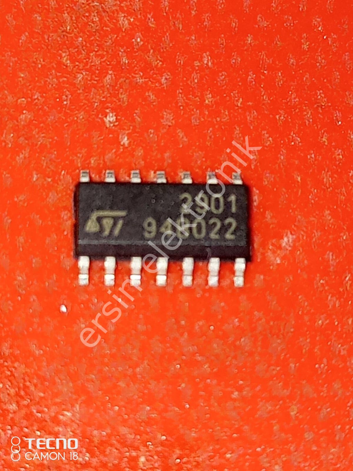 LM2901 SMD (LM2901D ST) Low Power Low Offset Voltage Quad Comparator 14-SOIC -40 to 85