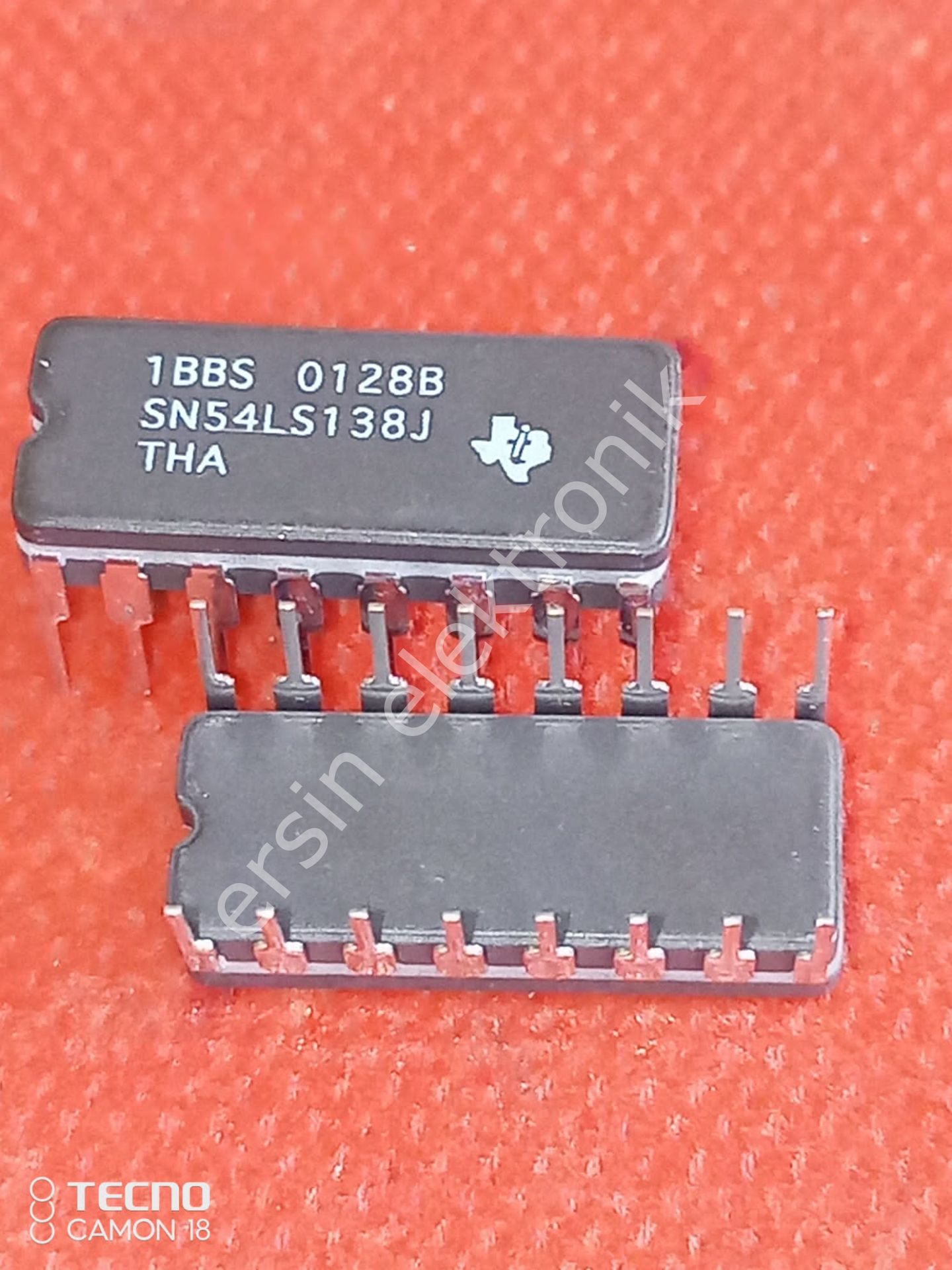 SN54LS138J  3-Line To 8-Line Decoders/Demultiplexers  (SERAMİK ORJİNAL)