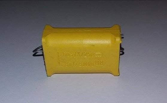 1.5uF 250V Polyester Aksiyel  (Axial) Kondansatör