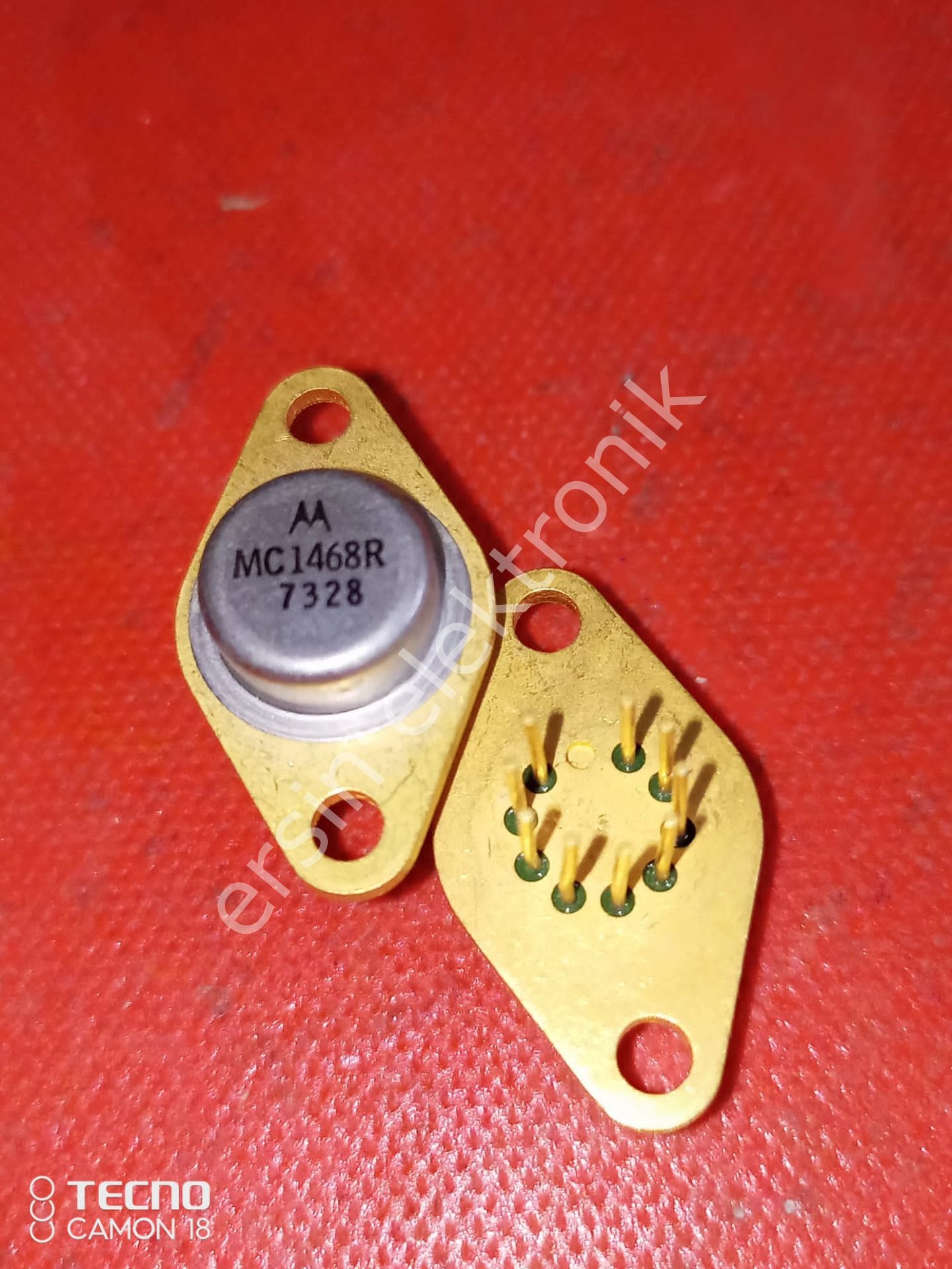 MC1468R  Dual Polarity Tracking Regulator (Altın kaplama)